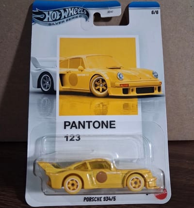 Hot Wheels Silver Series Pantone 123 Porsche chase Metal bottom
